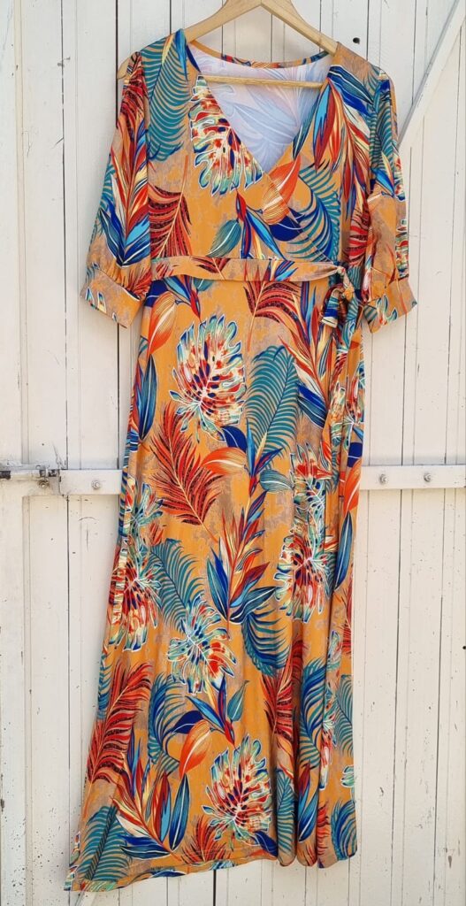 Vestido largo amarillo tropical